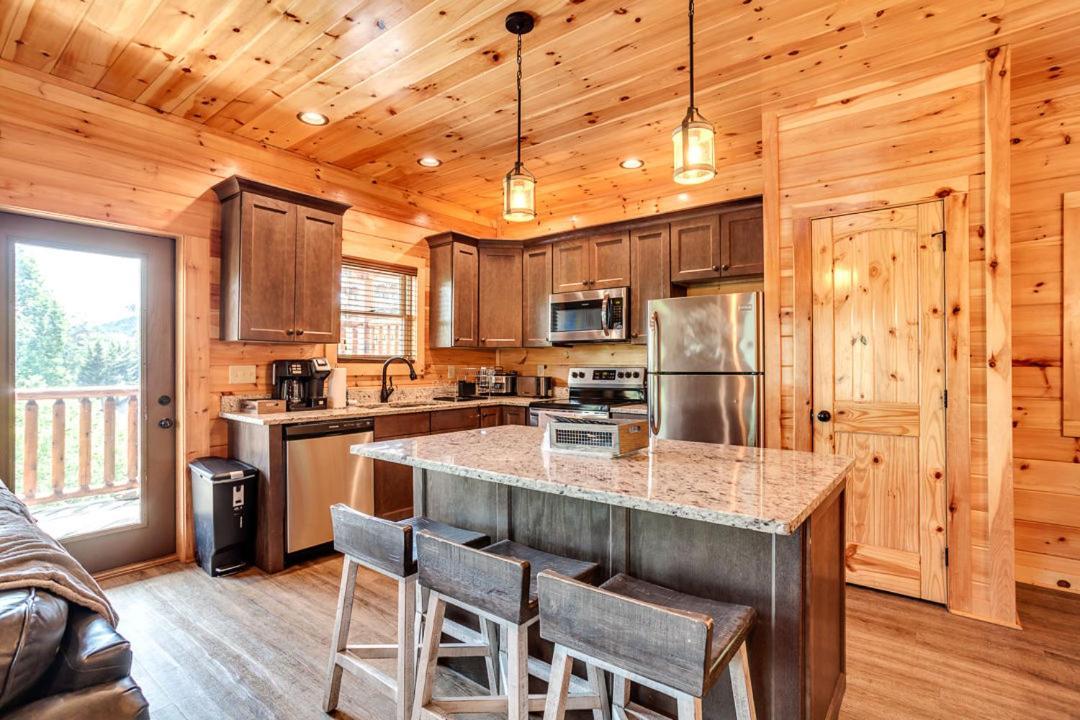 Gatlinburg Cabin With Private Hot Tub By Staycating Exterior foto