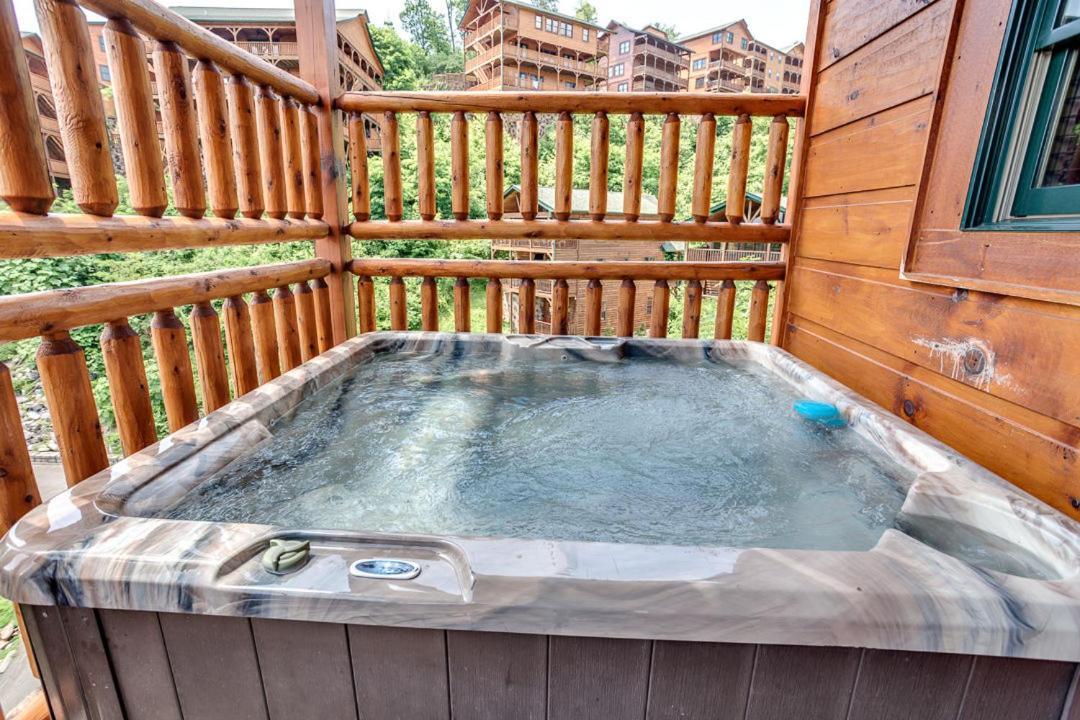 Gatlinburg Cabin With Private Hot Tub By Staycating Exterior foto